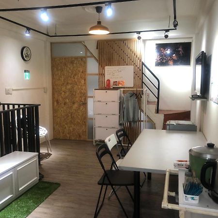 Simple Walk Guest House 小公寓 Tainan Buitenkant foto