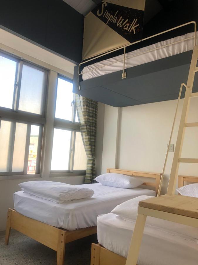 Simple Walk Guest House 小公寓 Tainan Buitenkant foto