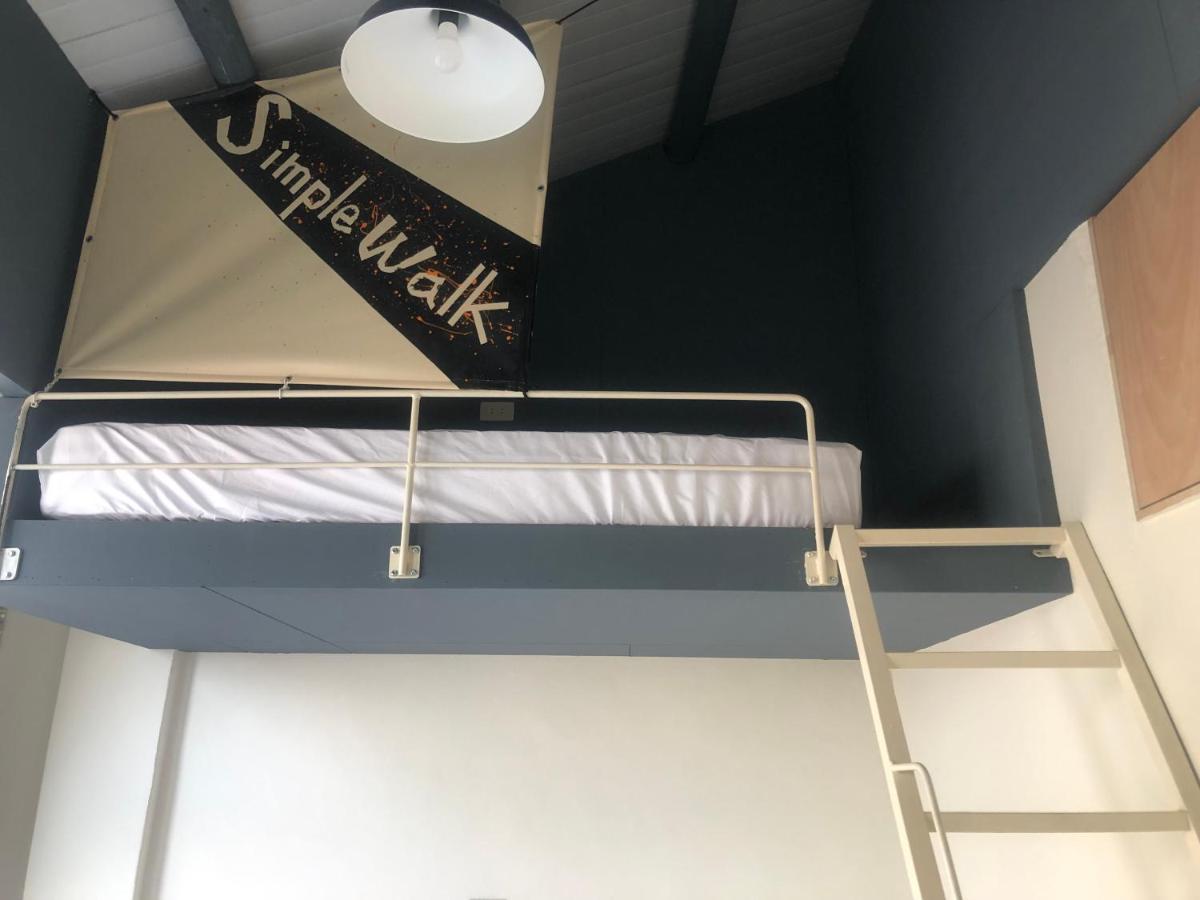 Simple Walk Guest House 小公寓 Tainan Buitenkant foto